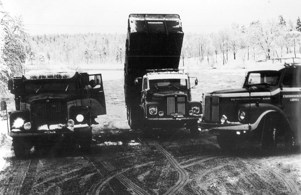 Ludvika Stadsbuds lastbilar i början av företagets historia